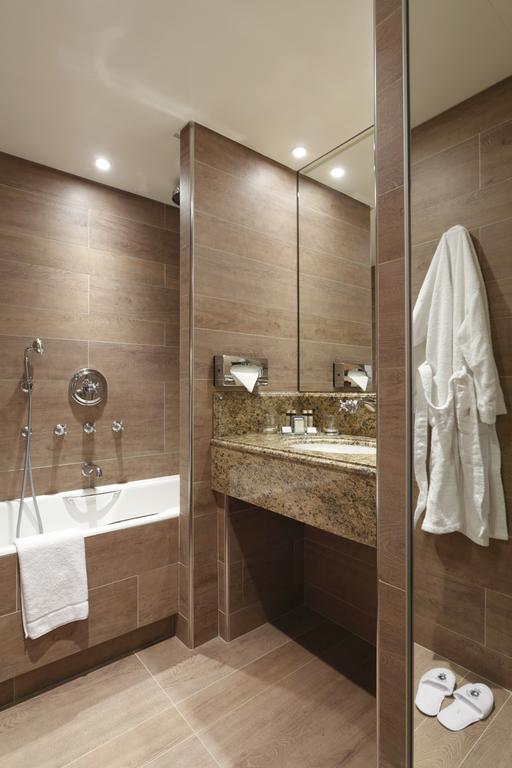 Deluxe Room,1706678584:JPEG