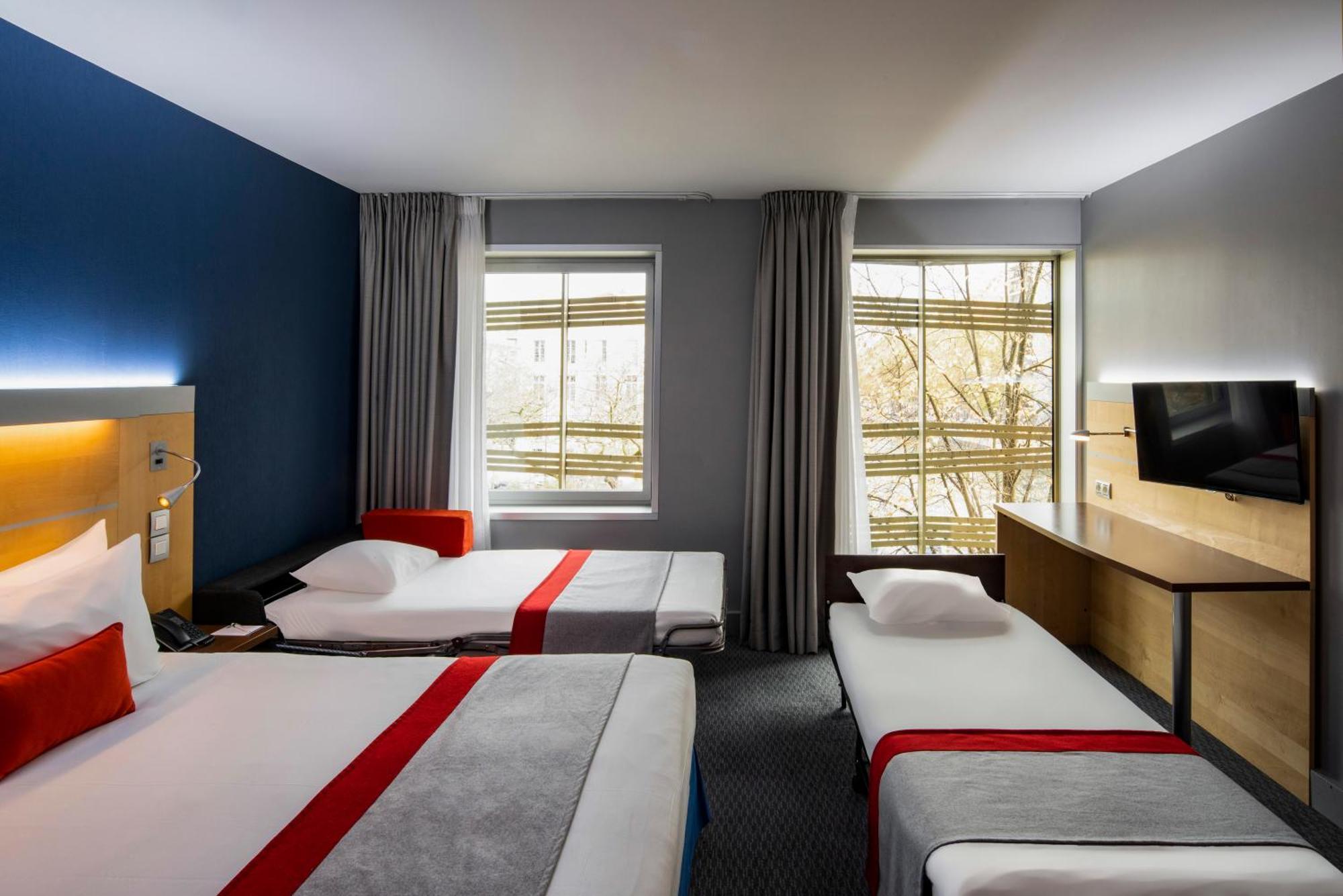 Chambre 1 Lit Double Standard - Vue sur Ville