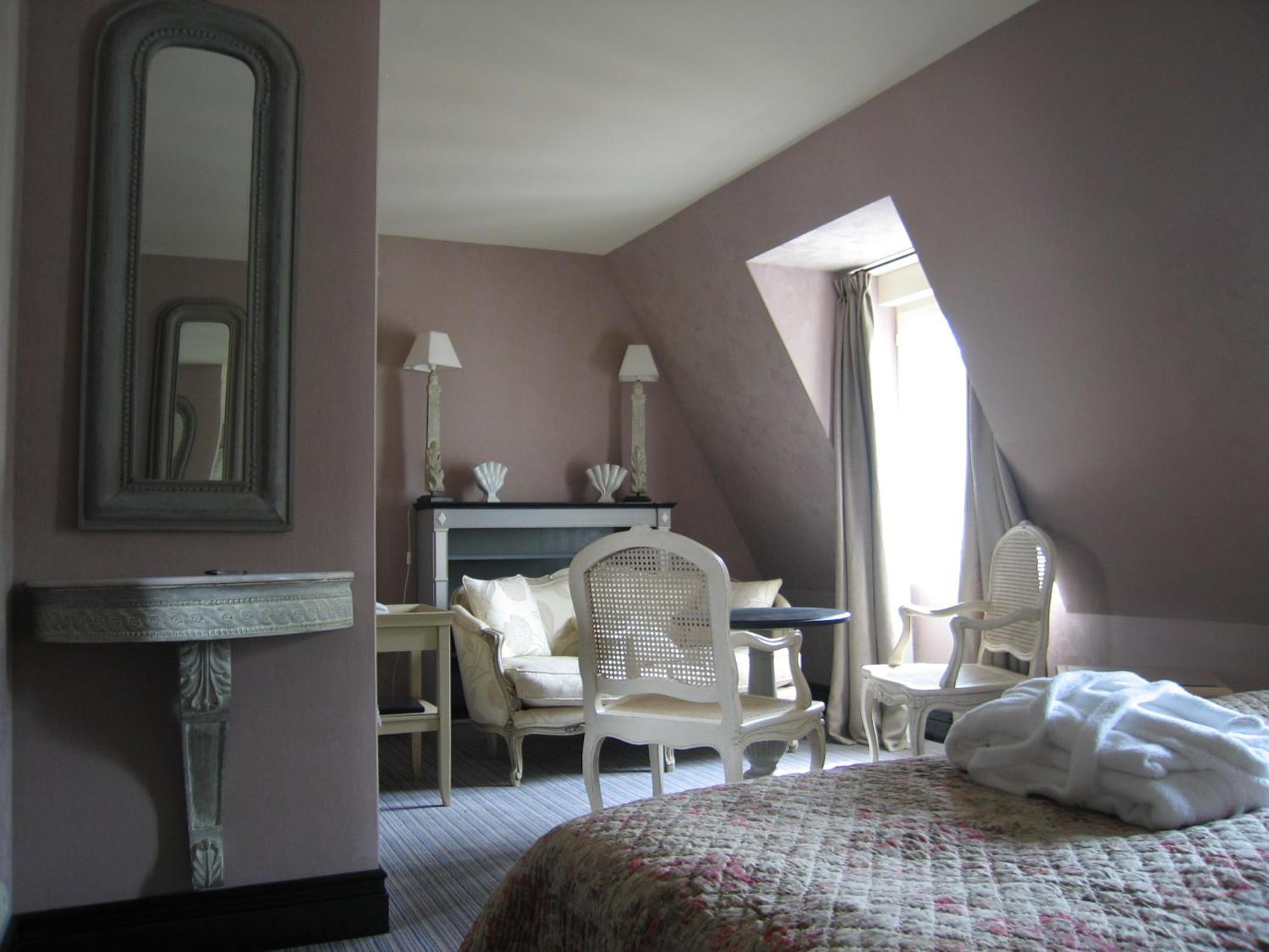 Deluxe Room,639884310:JPEG