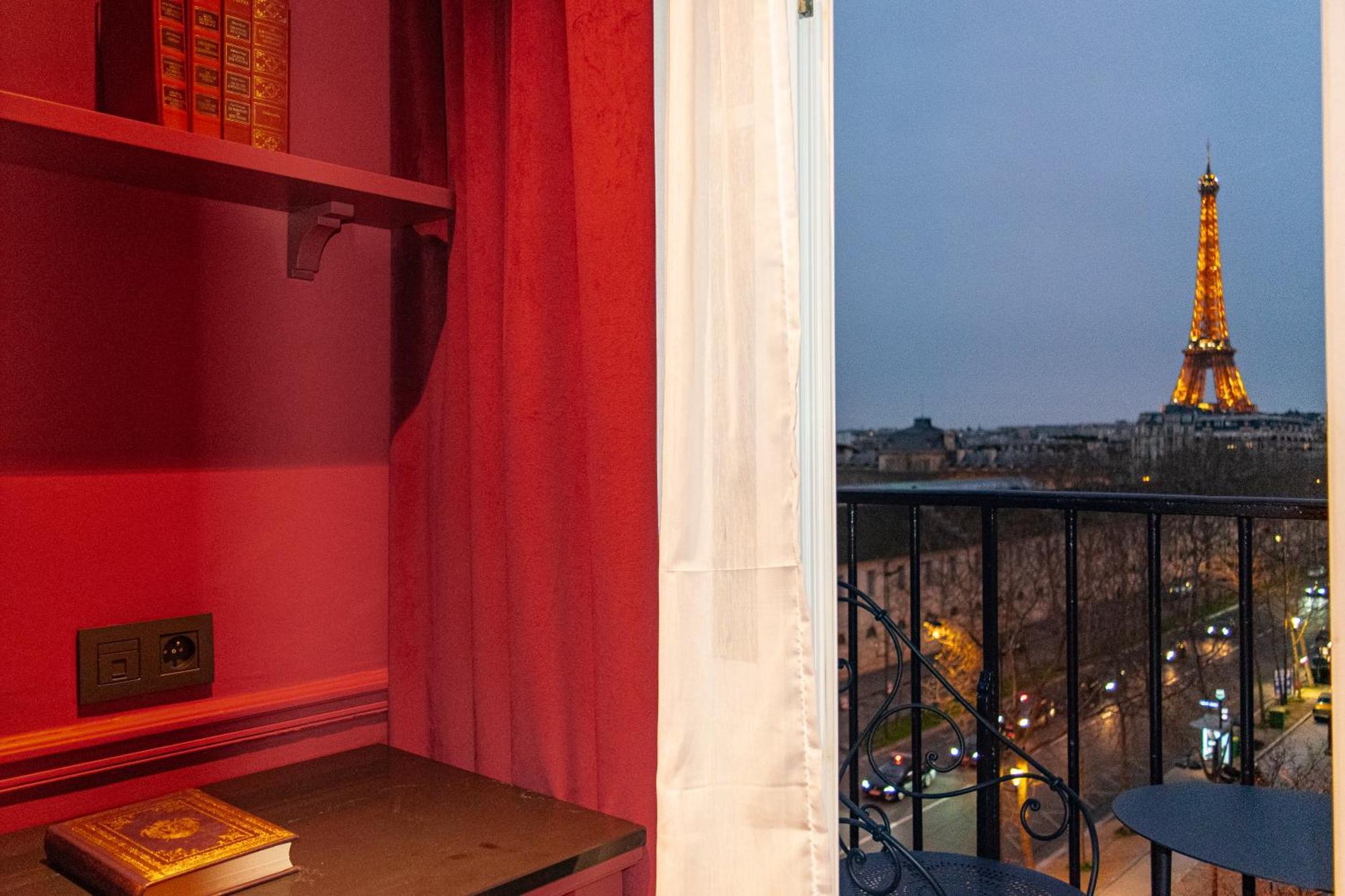 Chambre Premium - Vue sur Tour Eiffel - Accès au Spa Offert