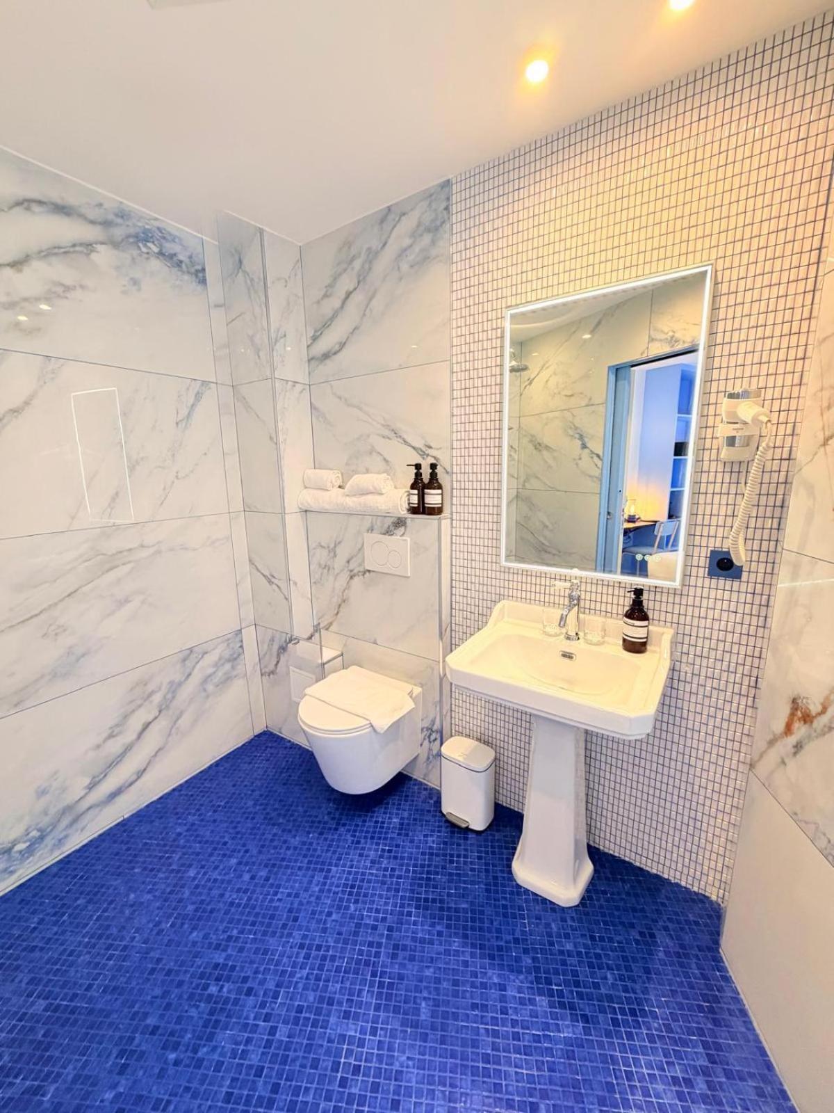 Superior Double Room,1758538719:JPEG