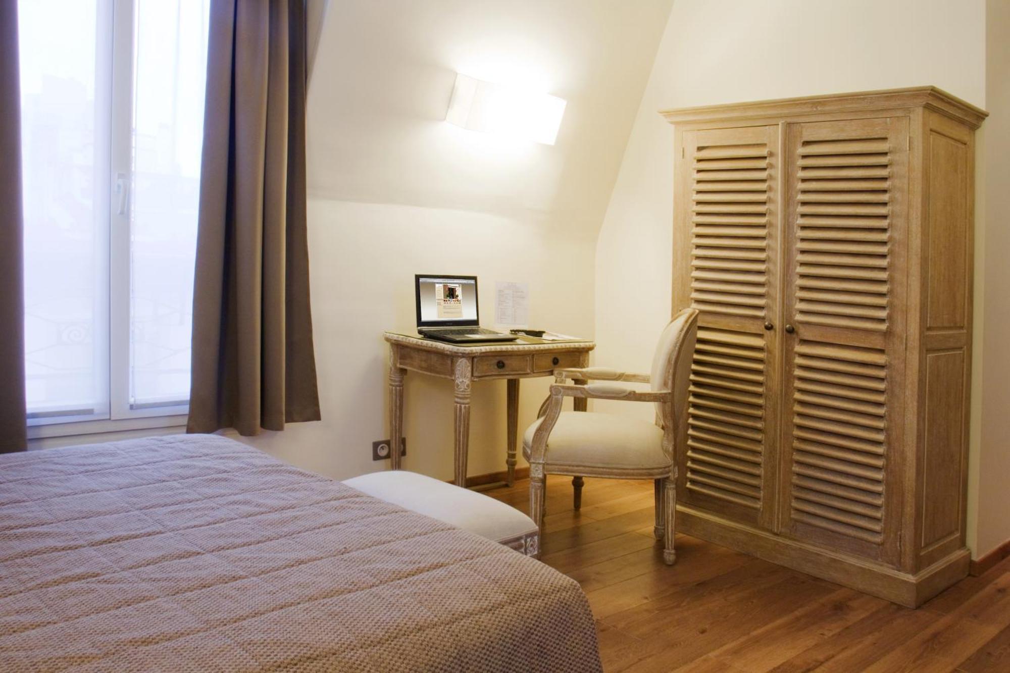 2 Chambres Adjacentes (5 Adultes)