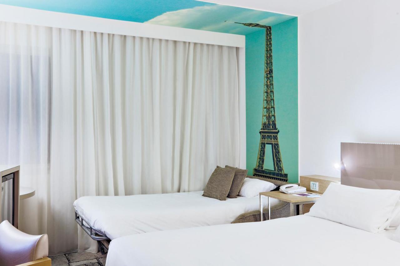 2 Chambres Proches l'Une de l'Autre (5 Adultes)