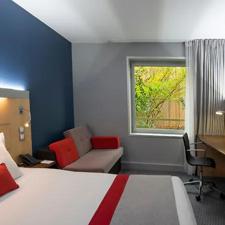 Holiday Inn Express Paris-Canal De La Villette By Ihg-3