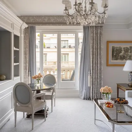 Four Seasons Hotel George V Paris-3