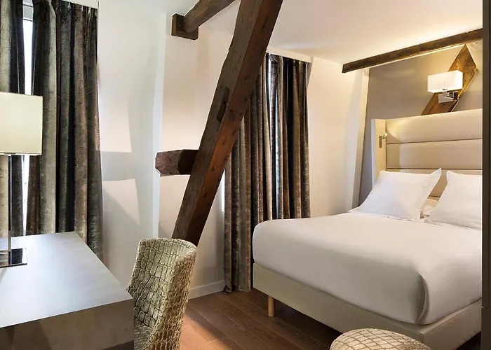 Hotel de CharmeJacques De Molay