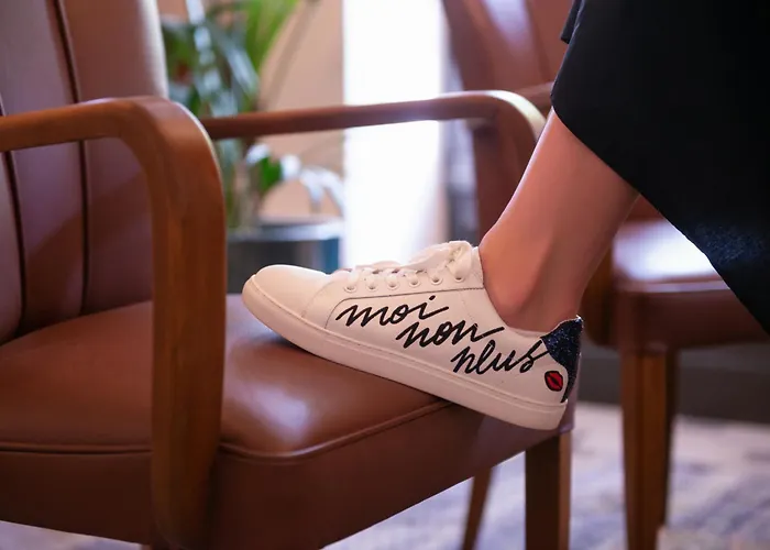 Hotel de CharmeDe La Porte Dorée