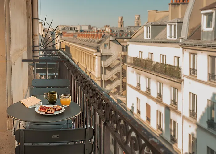 Le Petit Belloy Paris