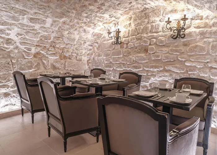 Hotel de CharmeSaint-Louis Marais