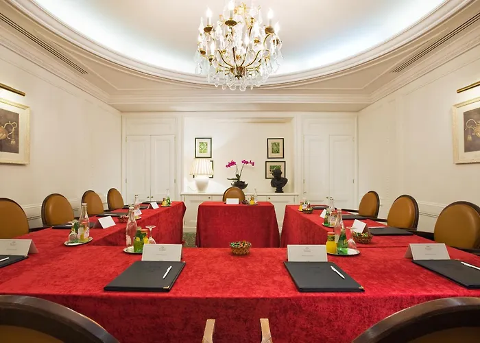 Hotel Francois 1er à Paris