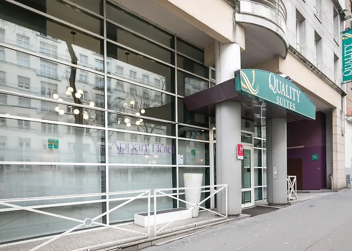 Quality Hotel&Suites Bercy Bibliothèque by HappyCulture