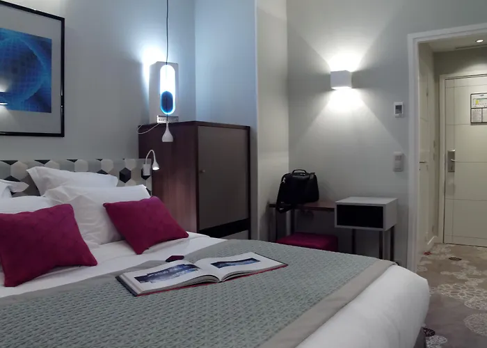 Hotel Le Mareuil Paris