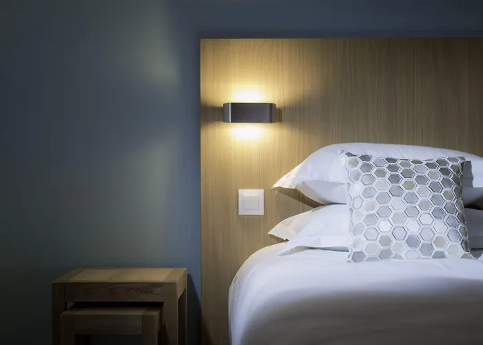 Hotel de CharmeMirabeau Eiffel