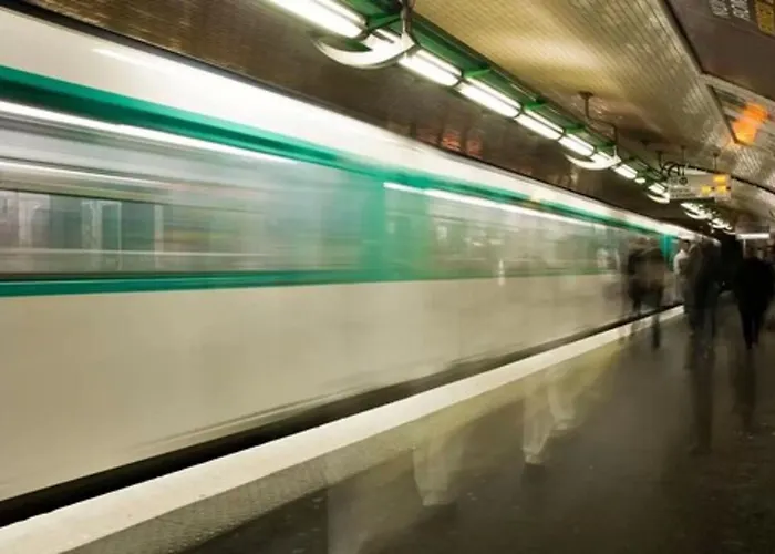 Hotel de CharmeMirabeau Eiffel