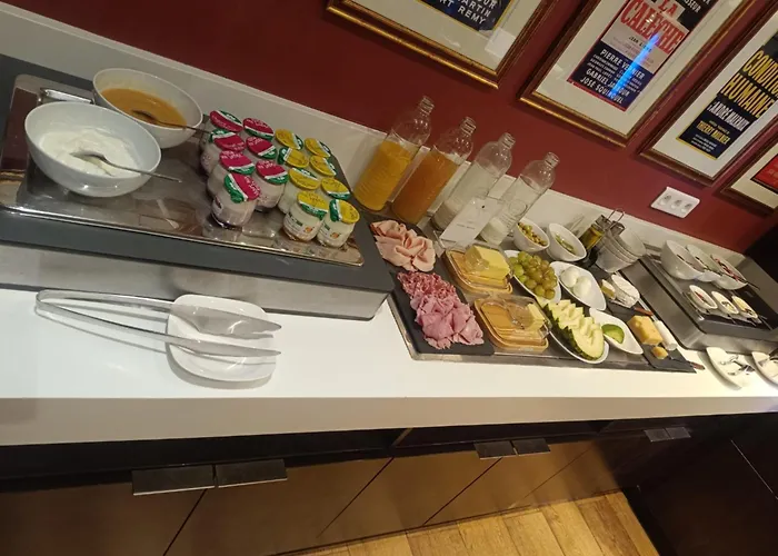 Hotel Les Théâtres Paris